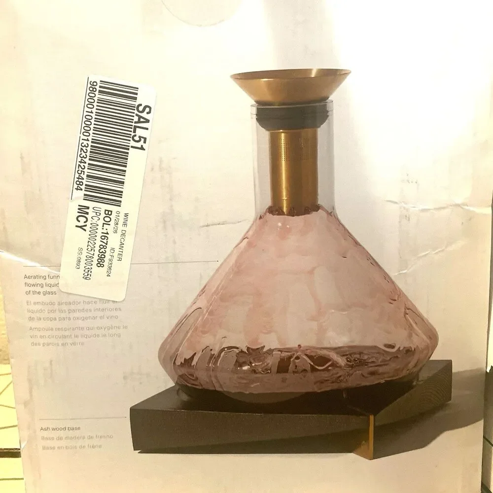 Rabbit Premium Wine Decanter with Sediment Strainer and Integrated Aerator - New